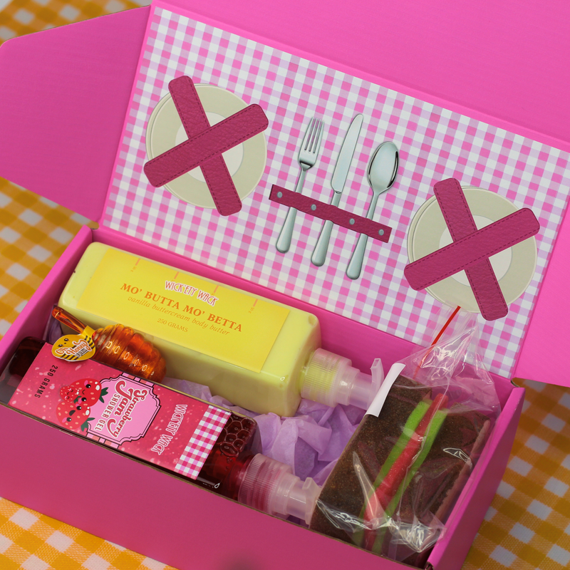 Picnic Basket Gift Box